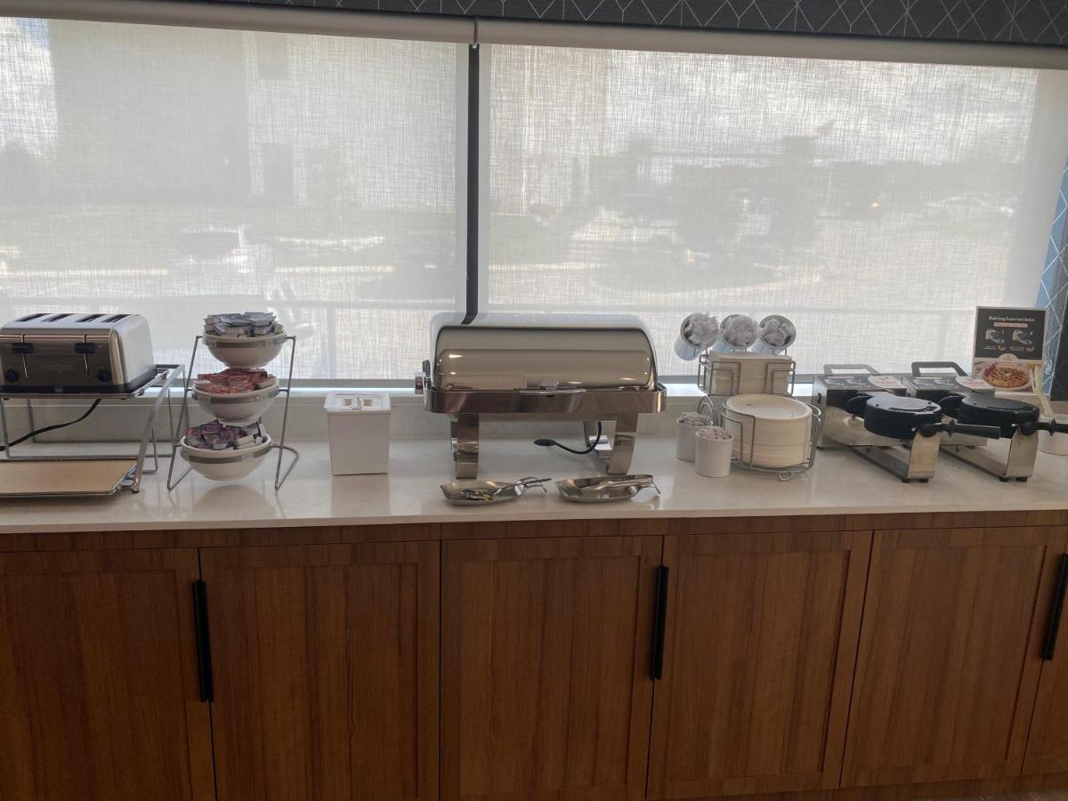 Comfort & - Nashville Metro Hotel