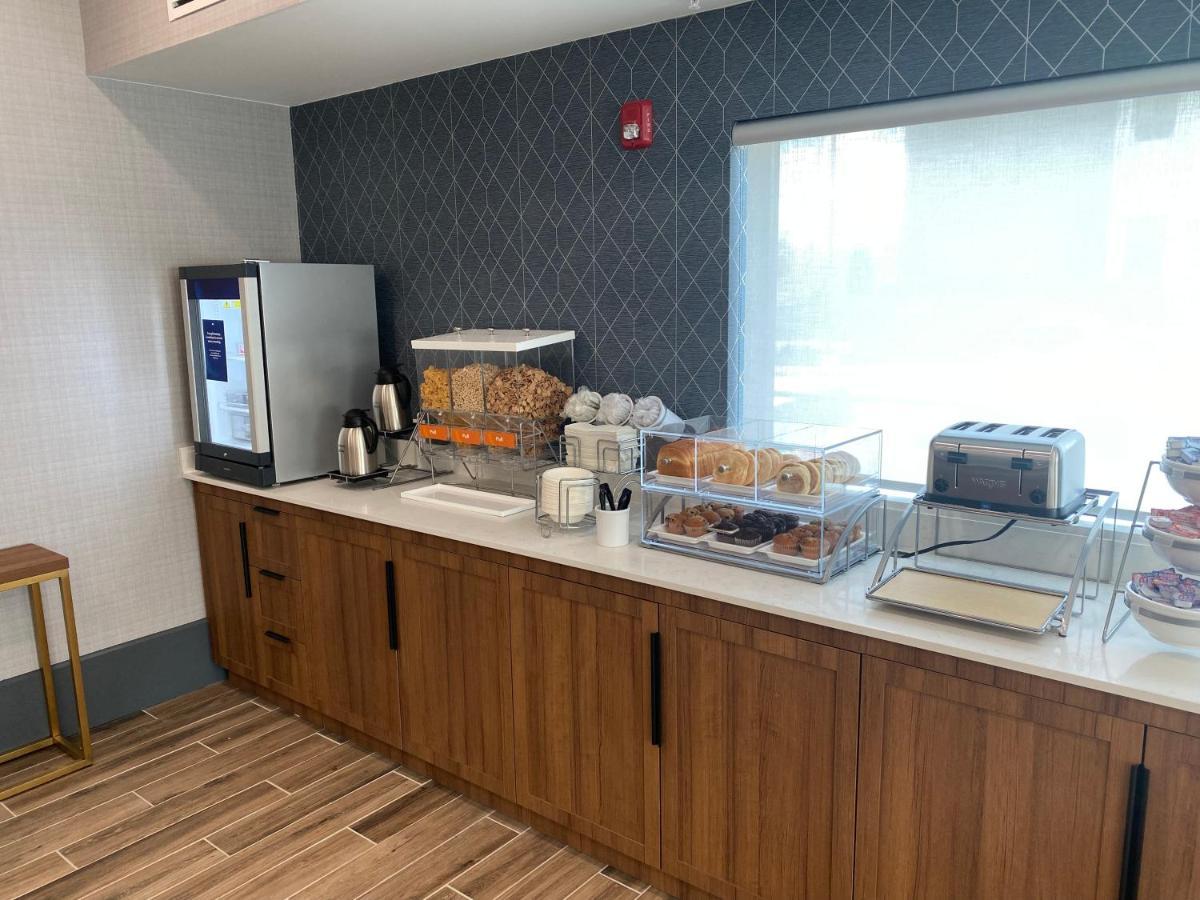 Hotel Comfort & - Nashville Metro 2*