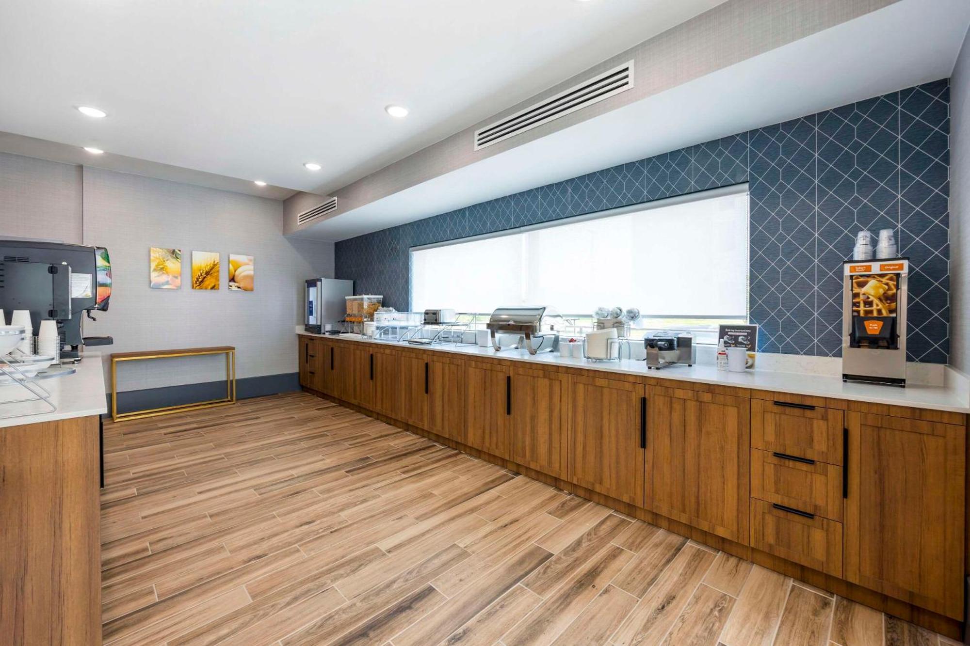 Hotel Comfort & - Nashville Metro Gallatin