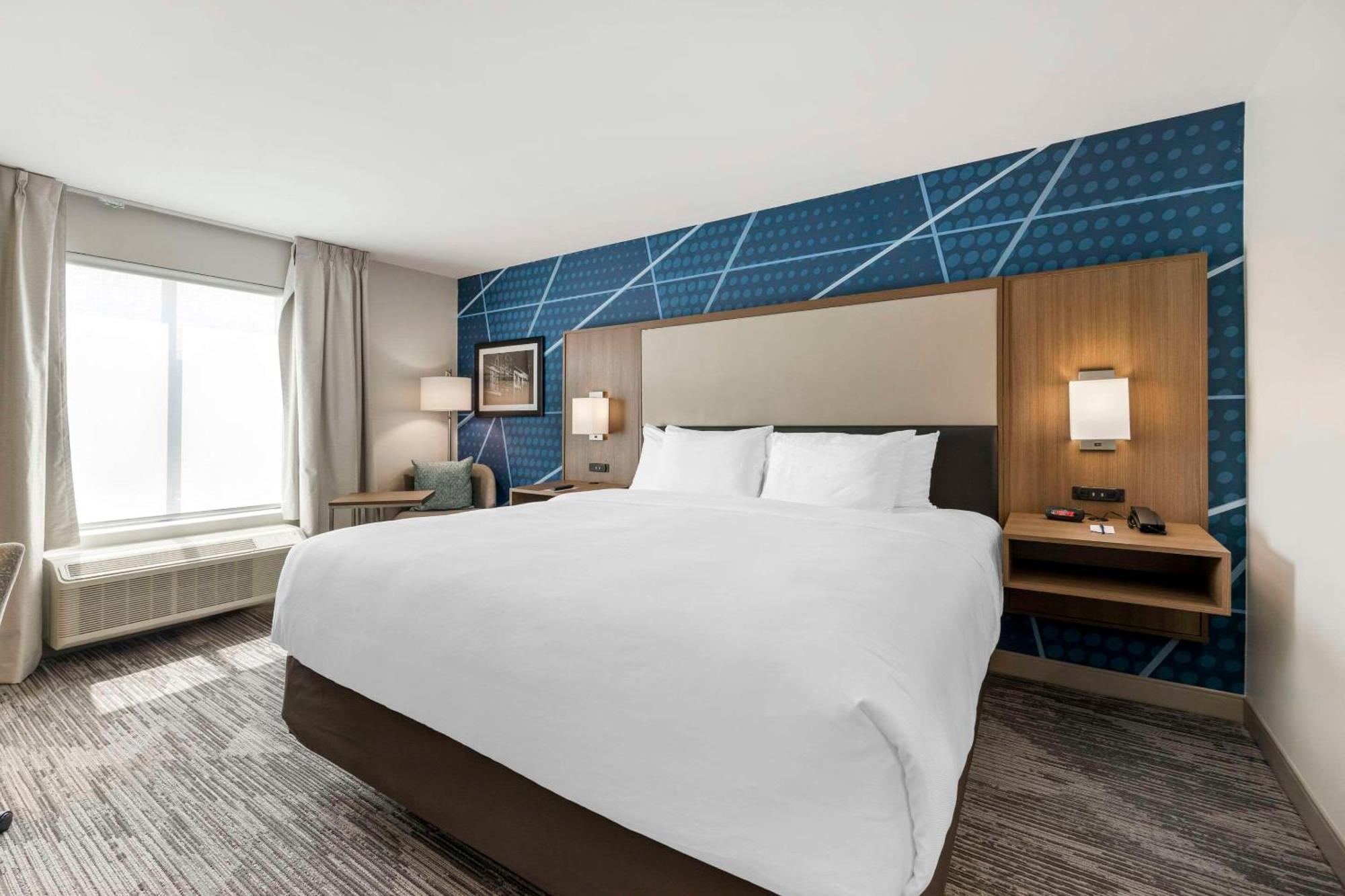 Comfort & - Nashville Metro Hotel