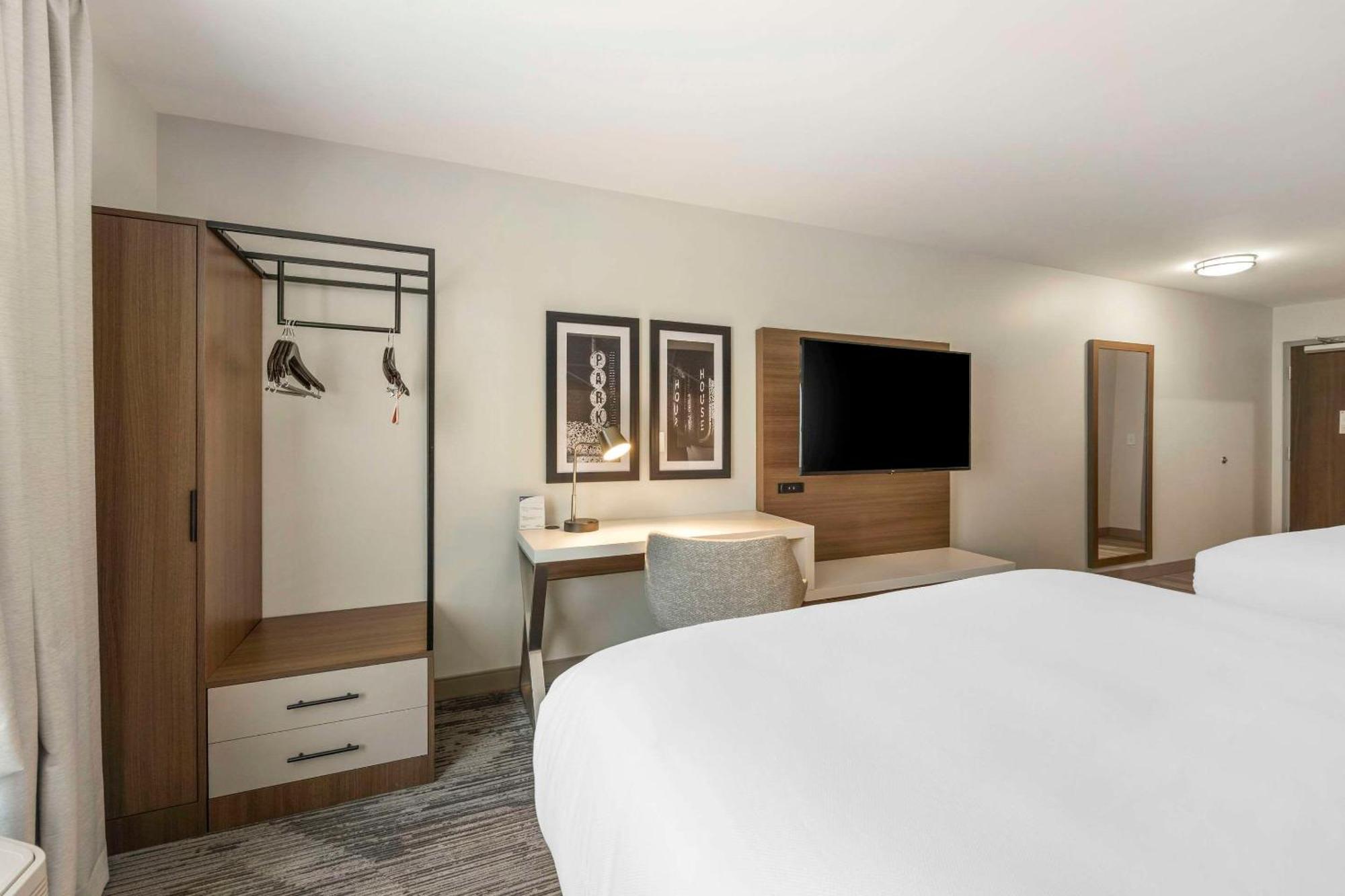 Hotel Comfort & - Nashville Metro 2*