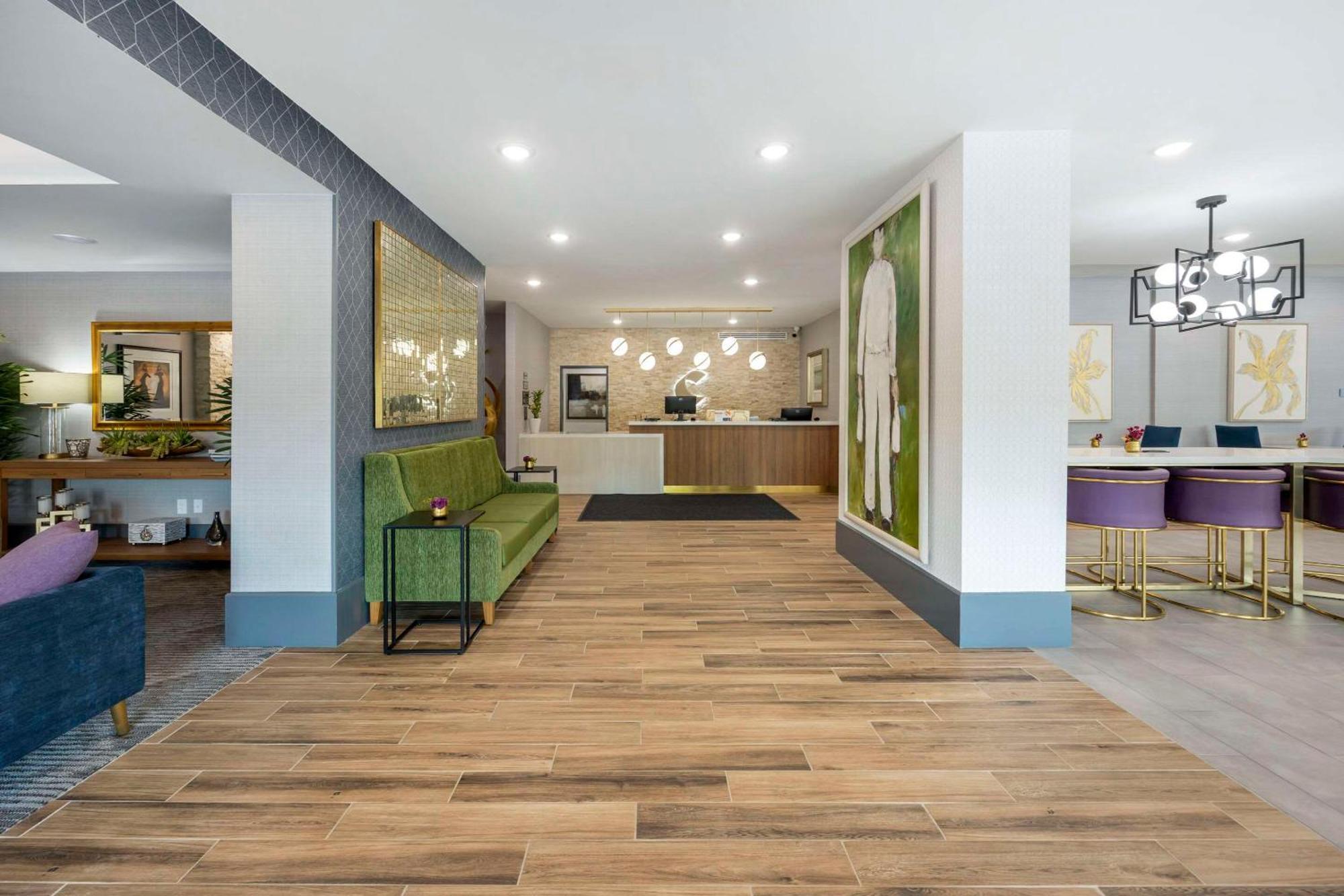 Hotel Comfort & - Nashville Metro Gallatin